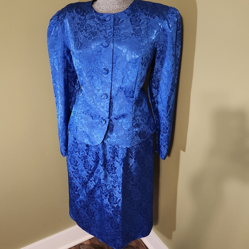 VINTAGE 1980'S PATRA SUIT. JACKET AND SKIRT.